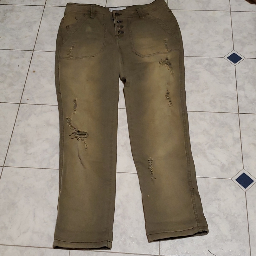 Free People distressed jeans size 2 61855-16525125
